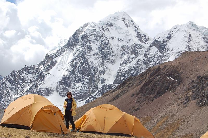 DSC_6023.JPG - 4ème campement. Nous sommes à presque 5000m et derrière le cerro Jarihuanaco.