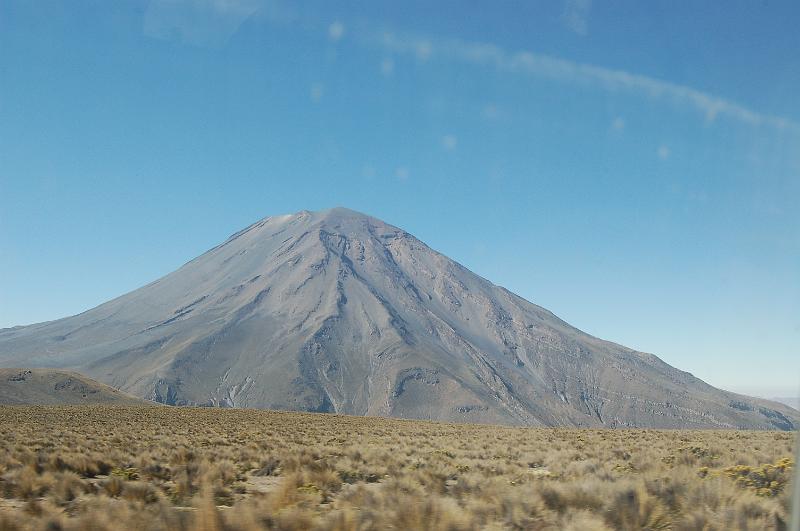 DSC_6879.JPG - Le Misti, volcan de 5850 m à côté du Chachani