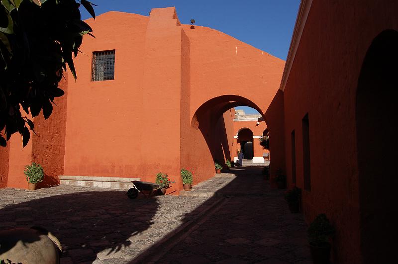 DSC_6903.JPG - Le couvent Santa Catalina et ses patios.